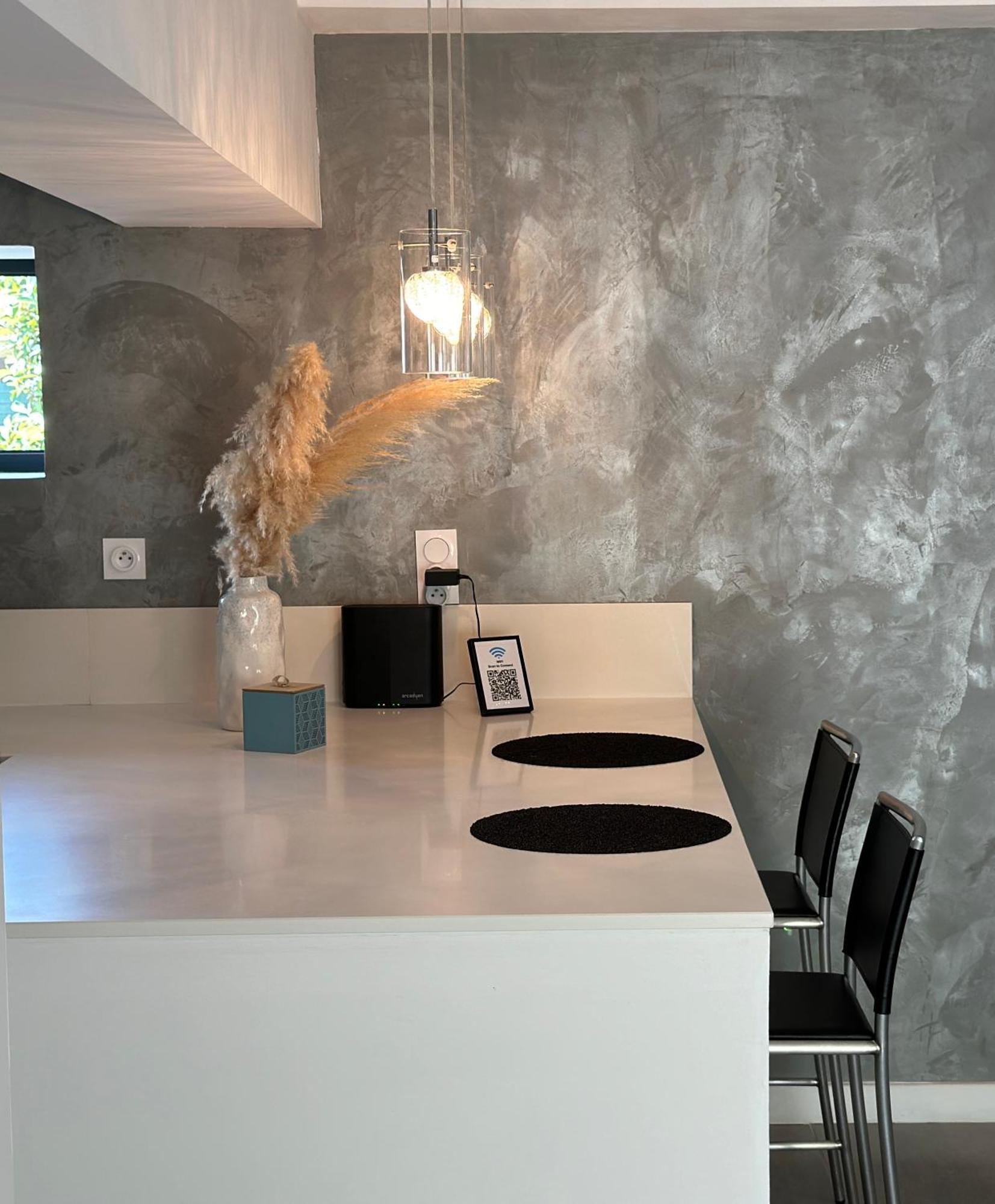 Maison Contemporaine Avec Piscine Privee Chauffee, Entre Plages Et Provence, Borne 11 Kw Istres Exterior foto